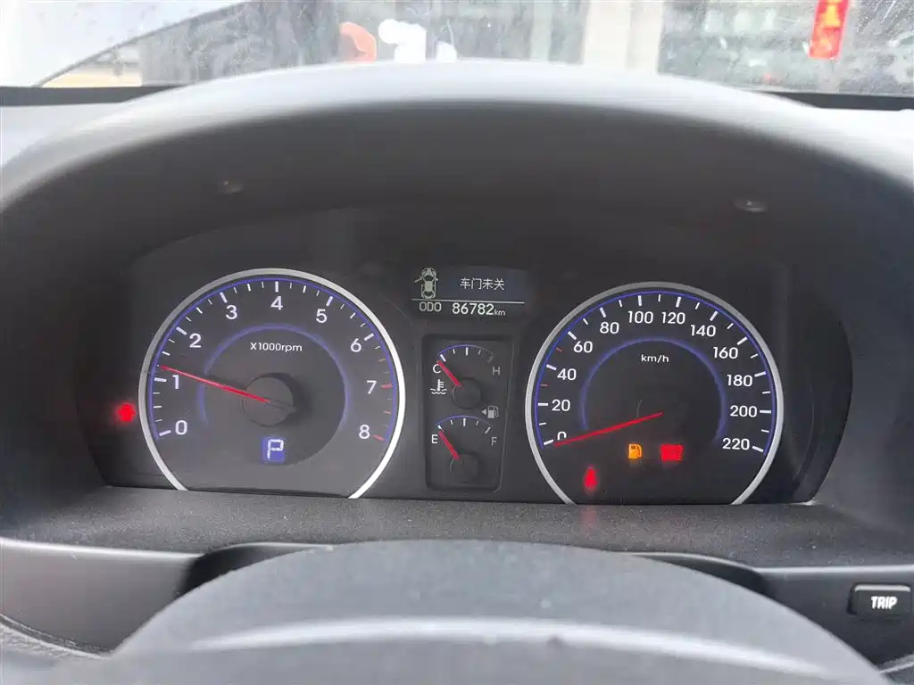 Hyundai Elantra 2015 1.6L Automatic Luxury фото 8