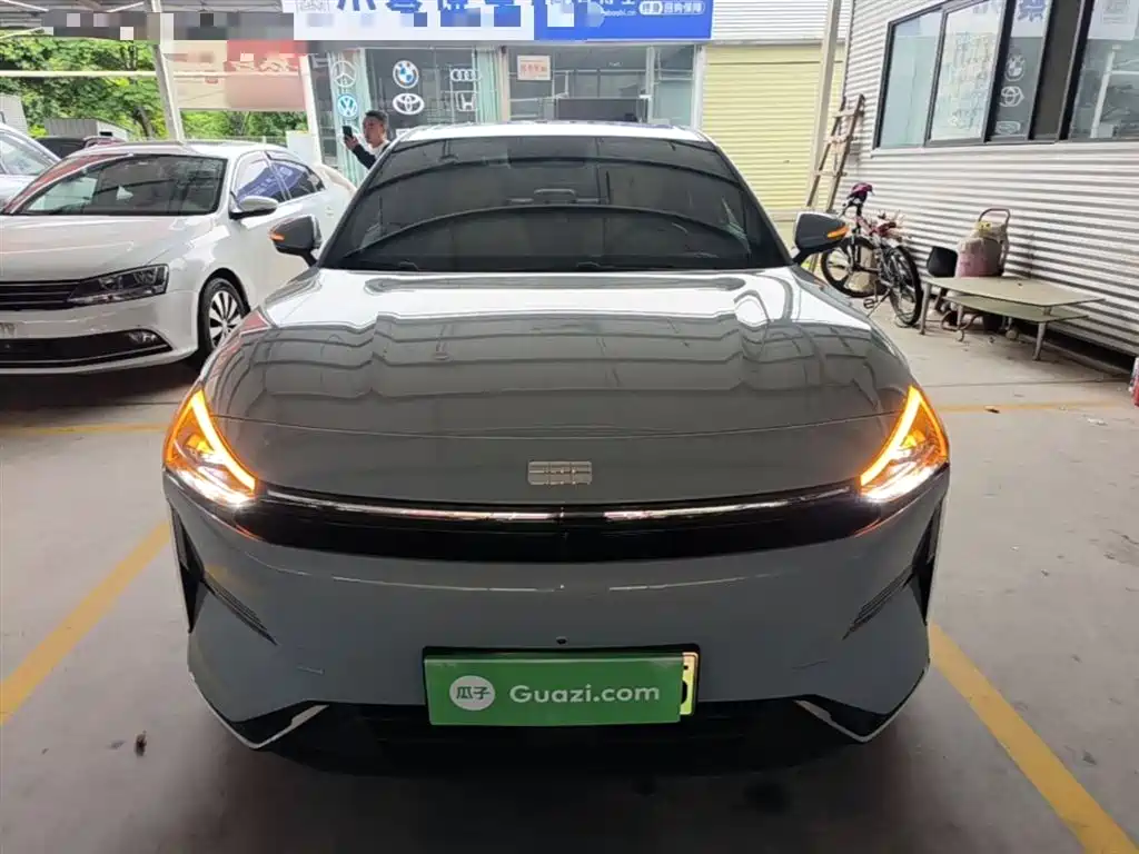 Geely Galaxy Galaxy L6 2024 125km PLUS Soaring Dragon Edition фото 3