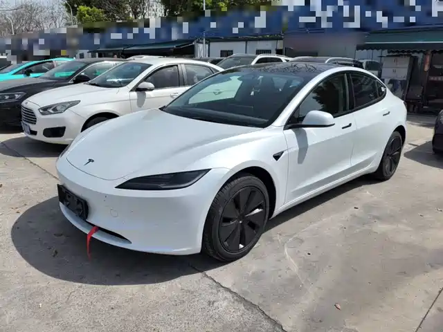 TESLA MODEL 3 2026