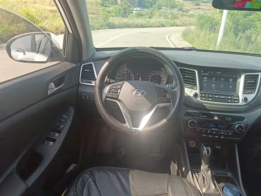Hyundai Tucson 2015 1.6T Dual Clutch 2WD Smart фото 11