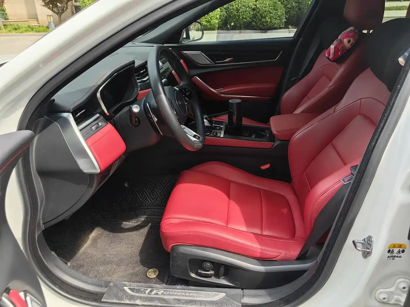 Jaguar XFL 2021 XFL 2.0T P250 AWD Gloss Black Sport Edition фото 11