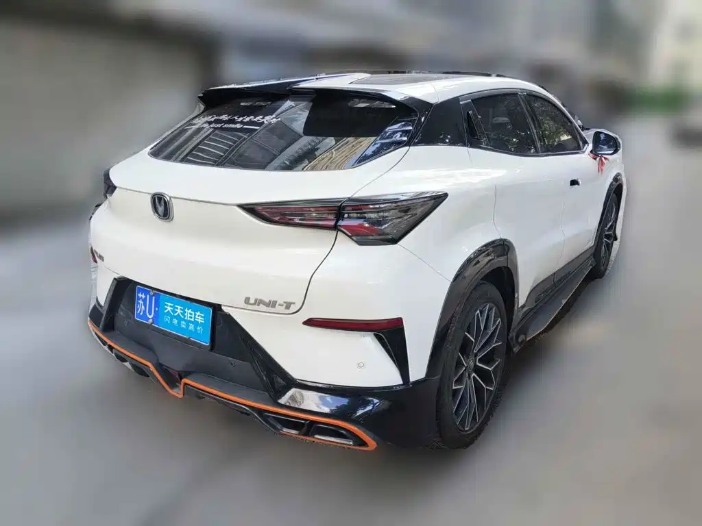 Фото 2 - Changan UNI-T
