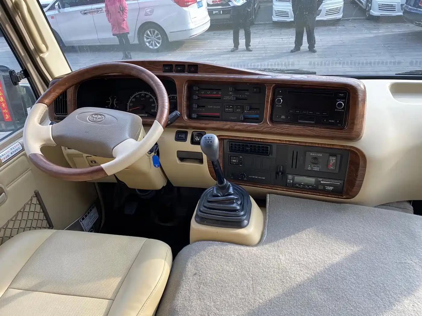 Toyota Coaster 2019 4.0L Premium Vehicle GRB53L-ZCMSK 20-seater Special Edition 9GR фото 5