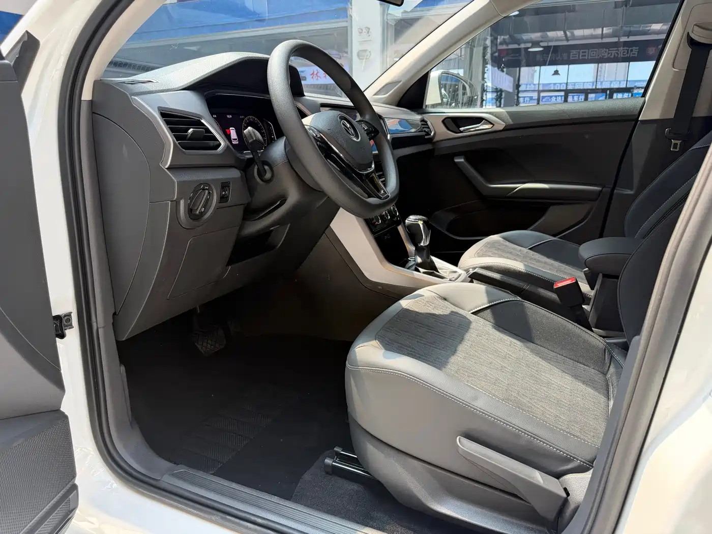 Volkswagen T-Cross 2022 280TSI DSG Comfort Edition фото 14
