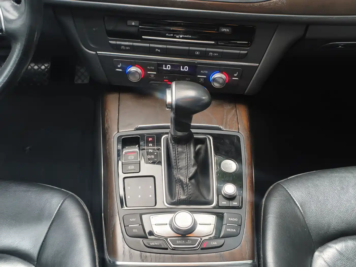 Фото 8 - Audi A6L