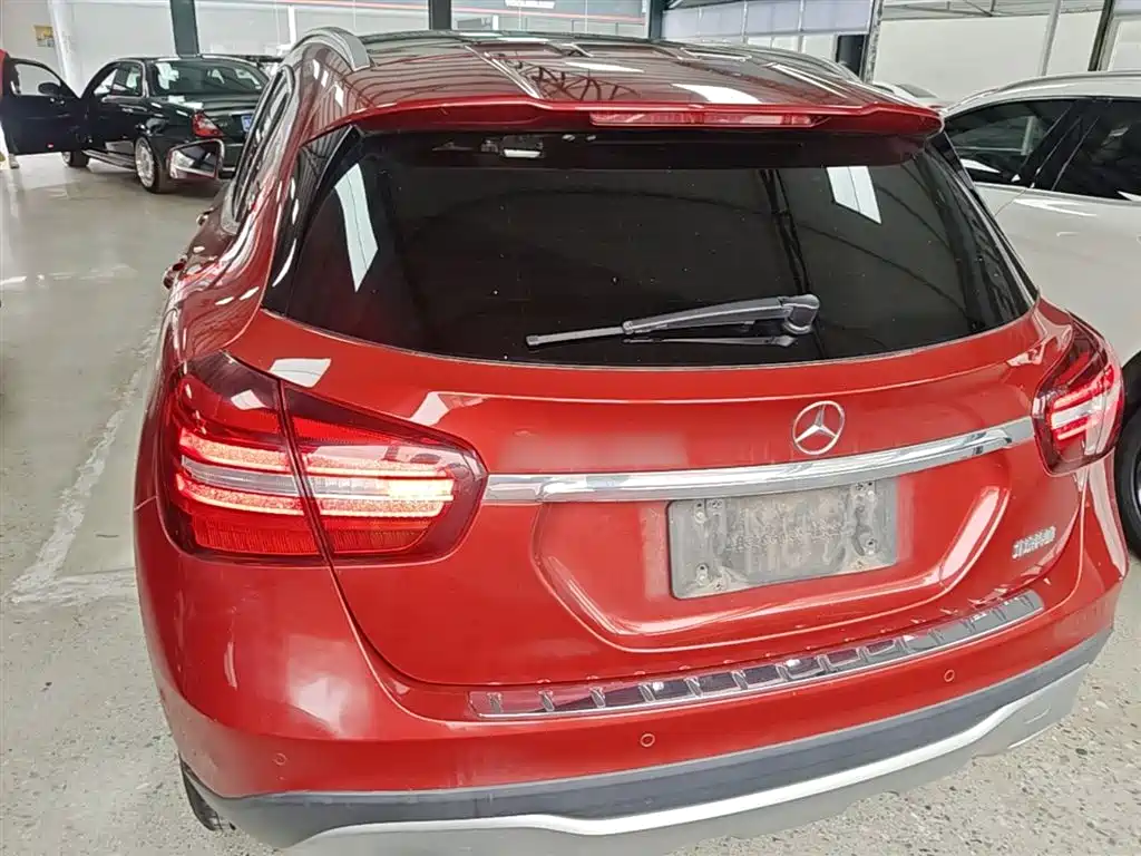 Mercedes-Benz GLA 2017 GLA 200 Dynamic фото 6