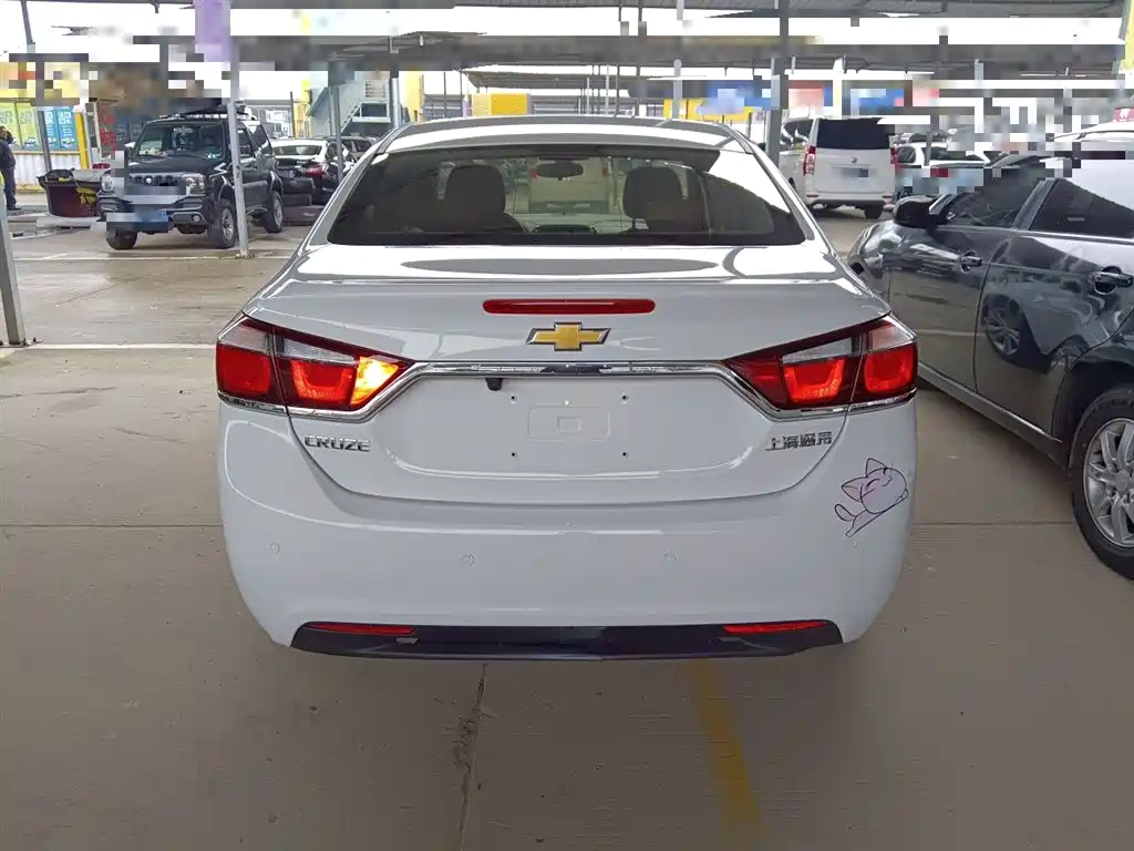 Chevrolet Cruze 2015 1.5L Automatic Fashion Navigation Edition фото 4