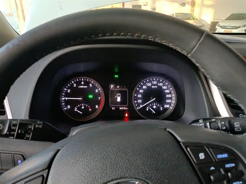 Hyundai Tucson 2018 1.6T DCT 2WD 15th Anniversary Special Edition фото 12