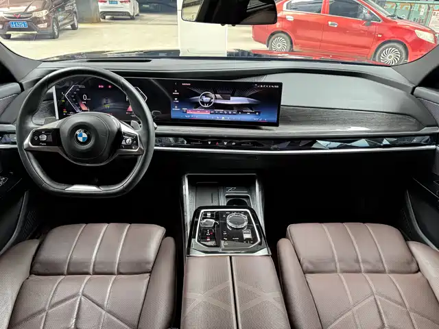 BMW 7 Series 2023 Model 740Li Premium Luxury Package — фото 5