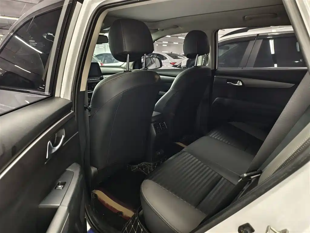 Kia Sportage 2019 2.0L Automatic Smart Luxury Edition фото 19
