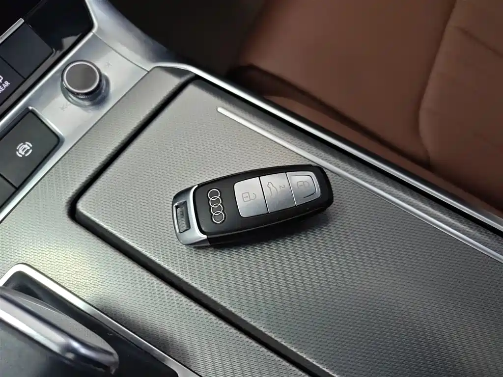 Audi A6L 2019 40 TFSI Luxury Elegance фото 17