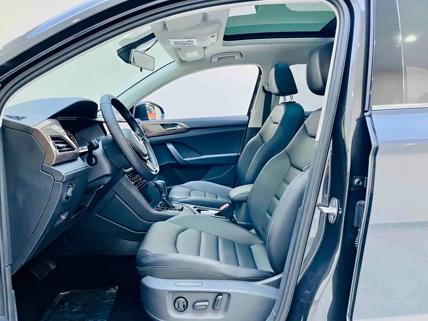 Volkswagen Tharu 2021 280TSI 2WD Luxury Plus фото 6