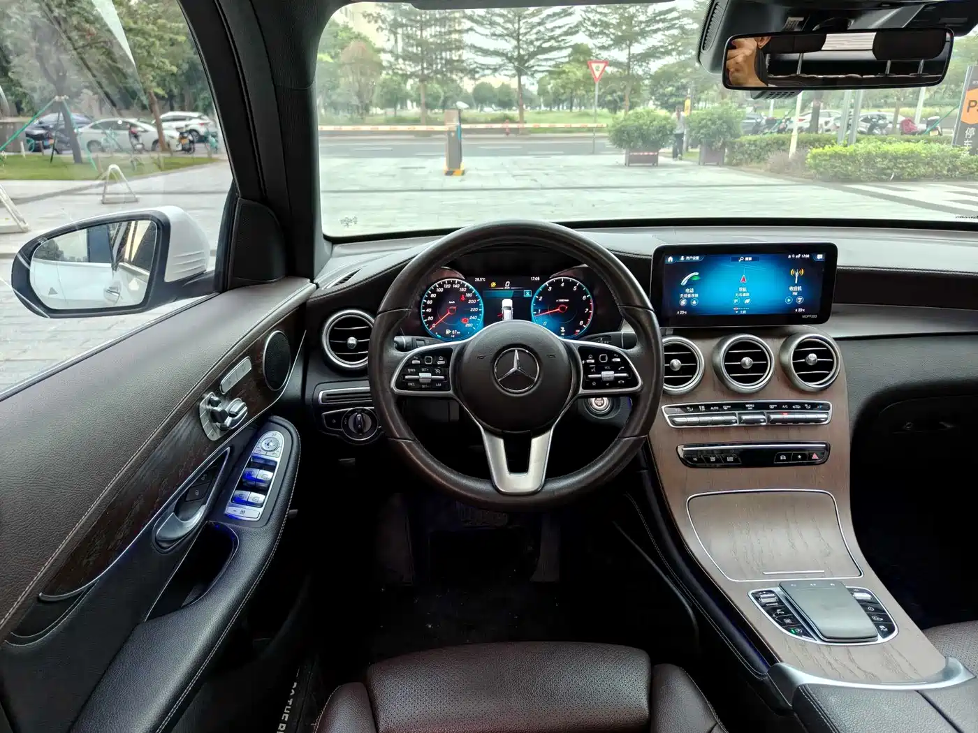 Mercedes-Benz GLC 2020 Facelift GLC 300 L 4MATIC Dynamic фото 11