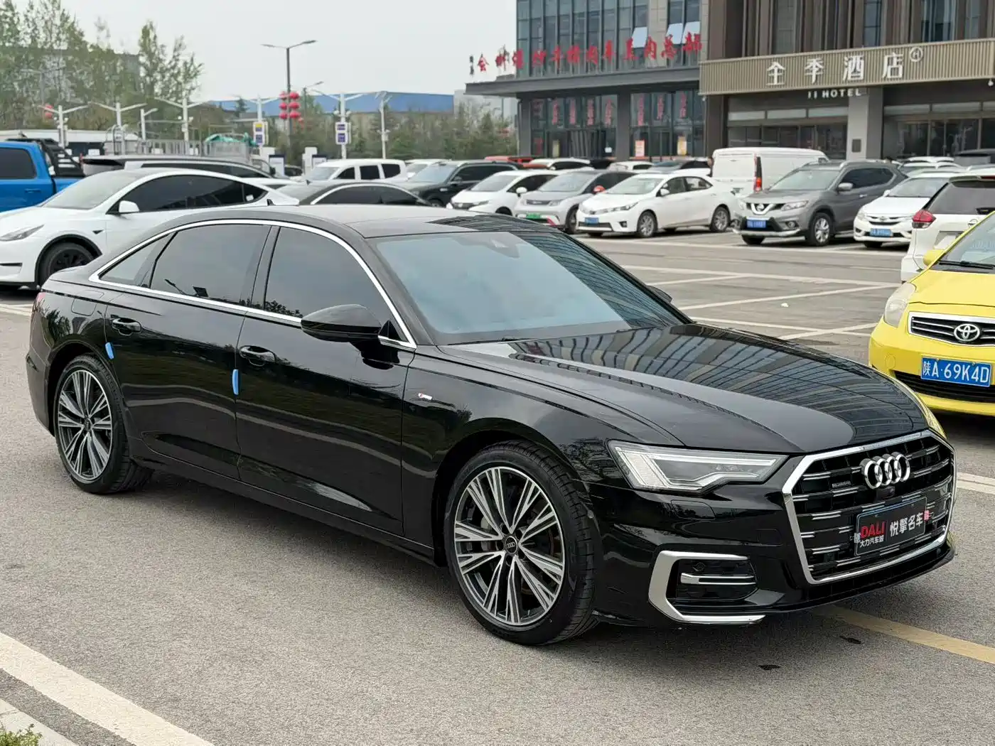 Audi A6L 2024 55 TFSI quattro Exclusive Dynamic фото 3