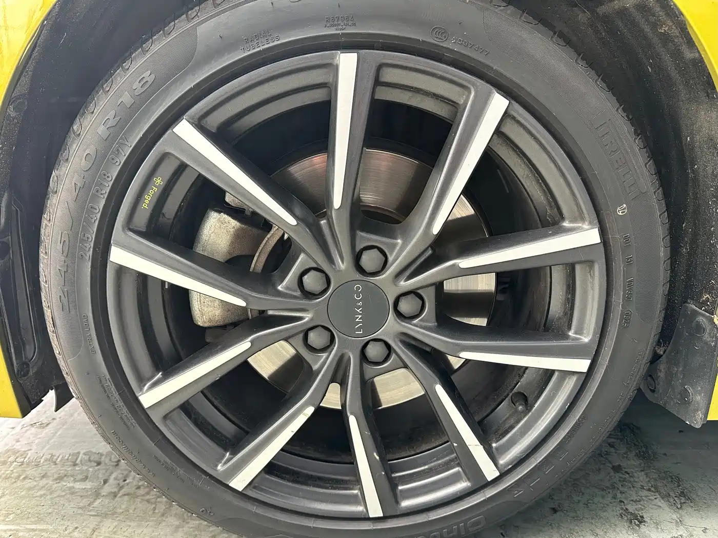 Lynk & Co 03 2021 03+ 2.0TD Auto Performance Package Edition фото 4