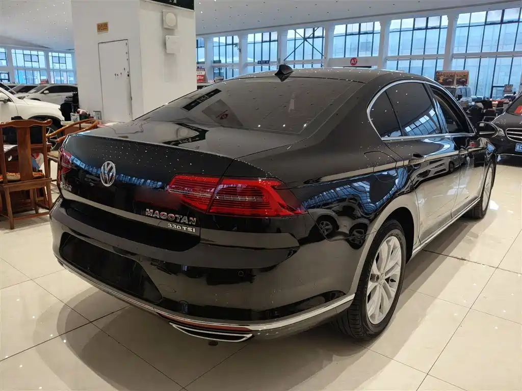 Volkswagen Magotan 2018 Facelift 330TSI DSG Luxury фото 8