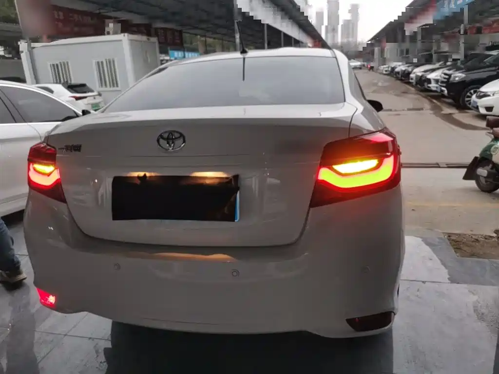 Toyota Vios 2022 1.5L 20th Anniversary Edition фото 6