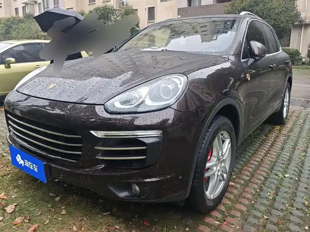 PORSCHE CAYENNE