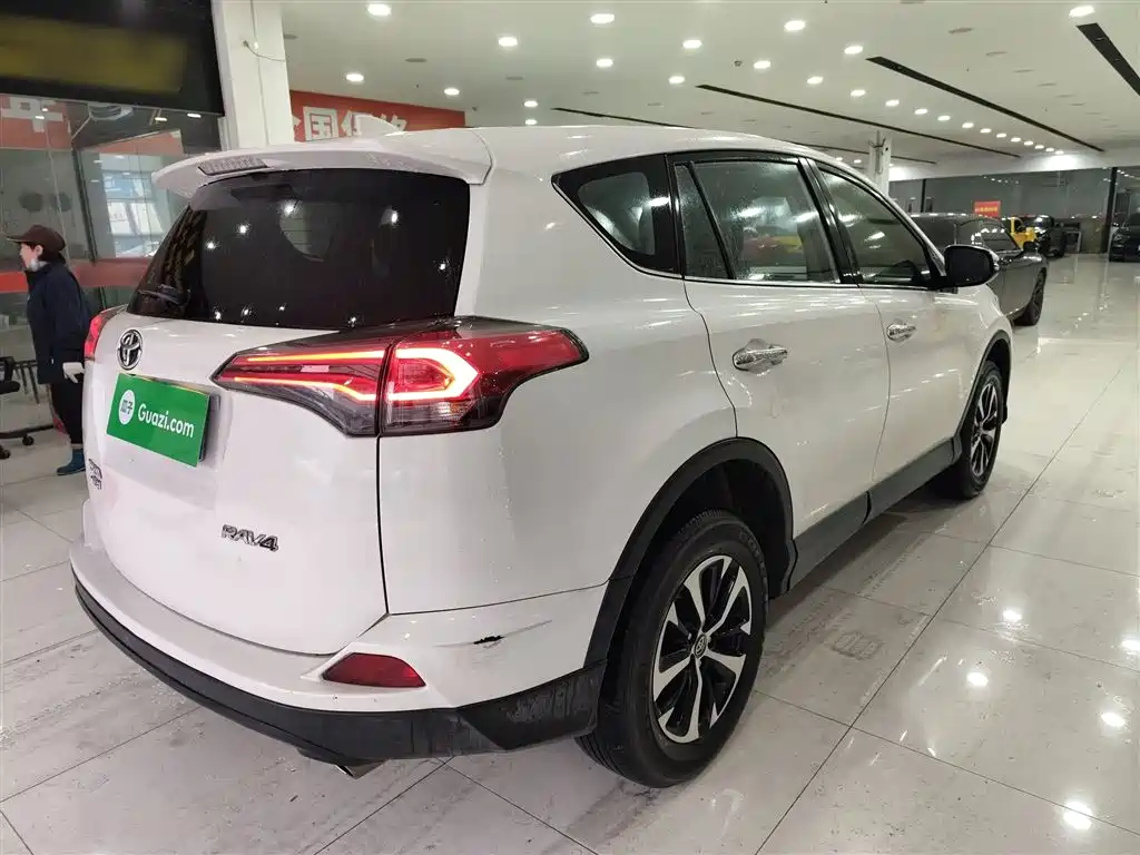 Toyota RAV4 Rongfang 2018 2.0L CVT 2WD Trend X Edition фото 7
