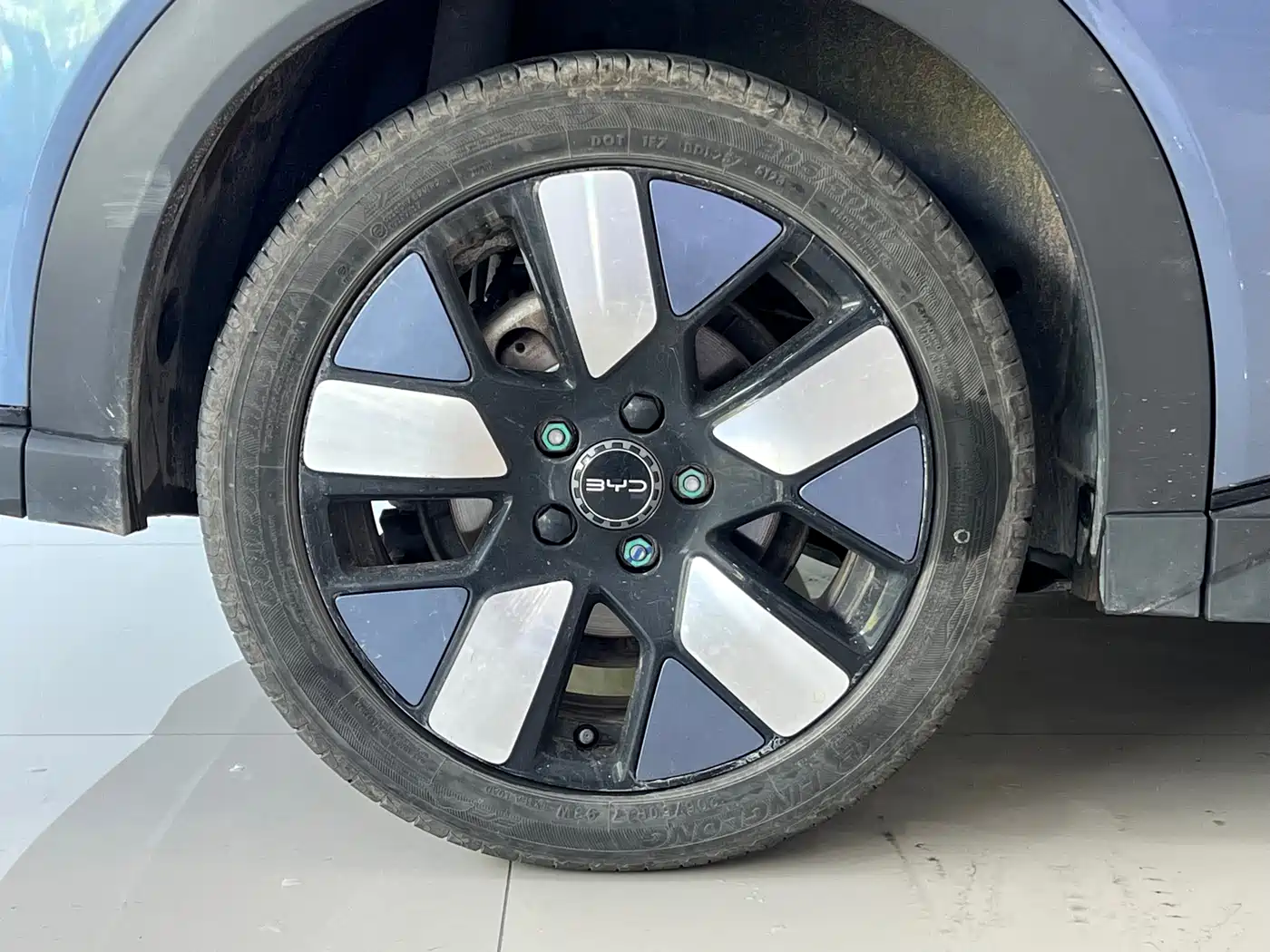 BYD Dolphin 2024 Glory Edition 401km Knight Edition фото 9