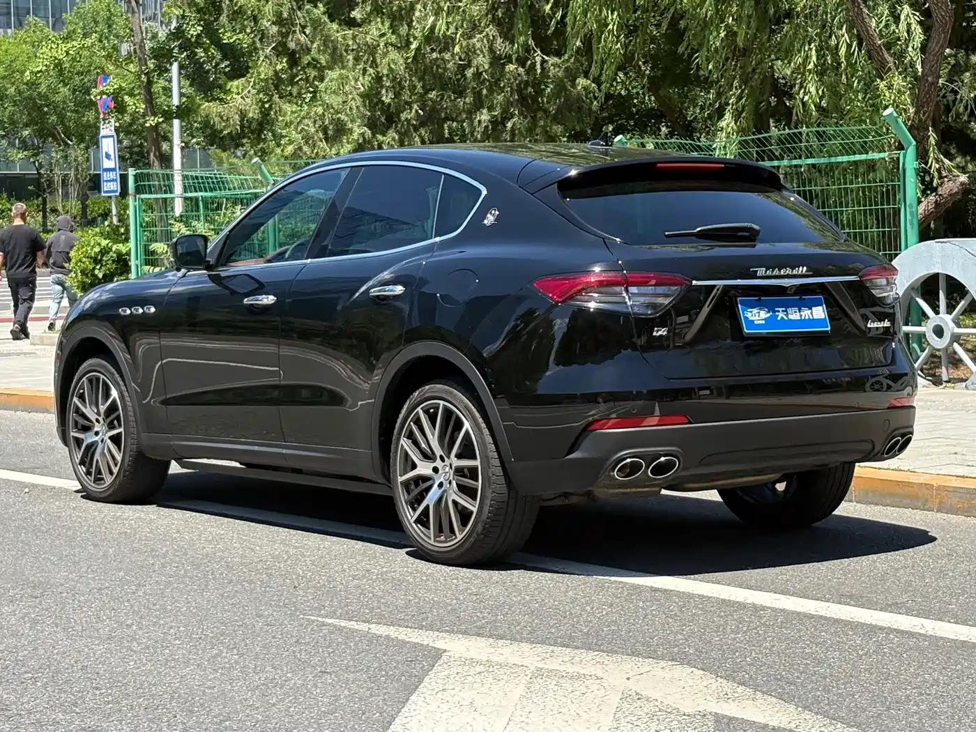 Maserati Levante 2021 3.0T Standard Edition фото 20