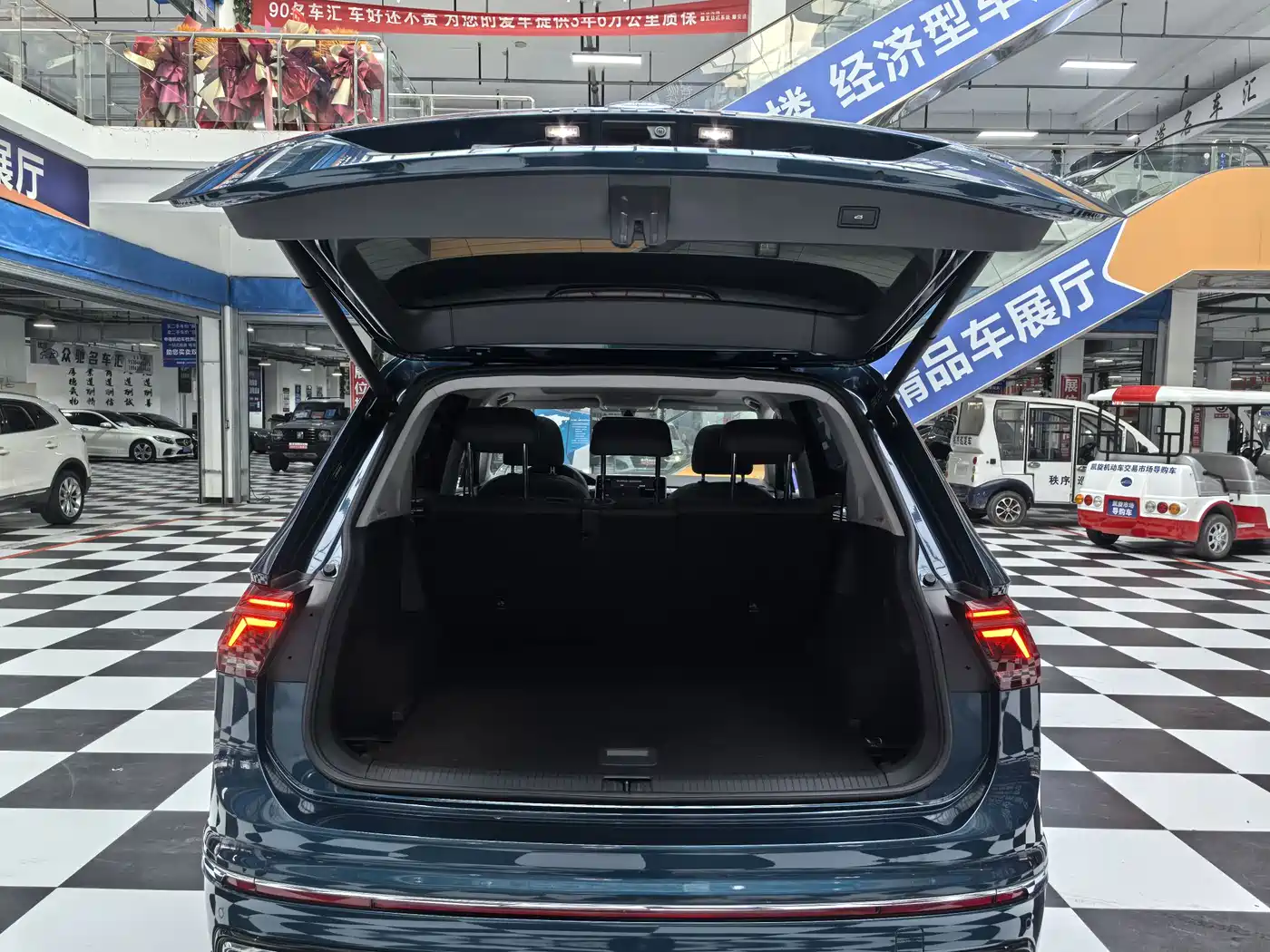 Volkswagen Tiguan L 2022 330TSI Auto 2WD R-Line Premium Edition фото 8