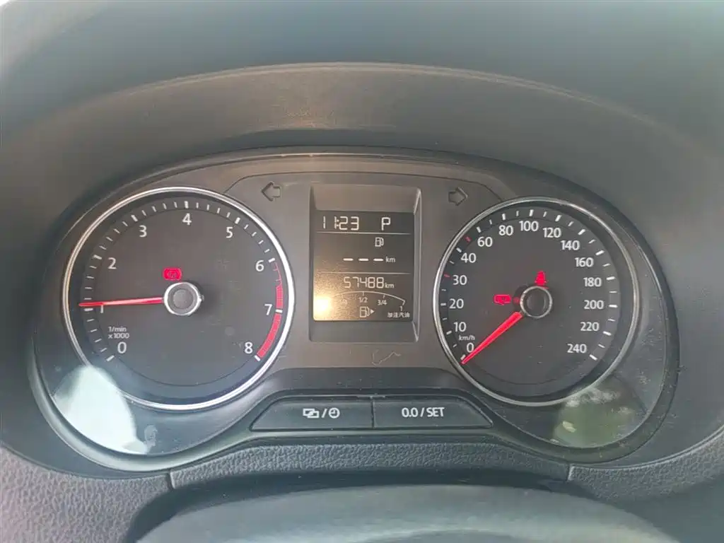 Volkswagen Polo 2018 1.5L Auto Comfort фото 12