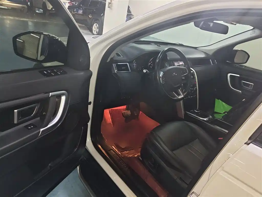 Land Rover Discovery Sport 2019 240PS SE Edition China VI фото 12