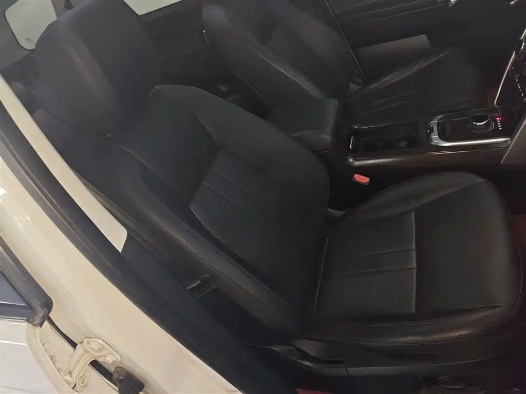 Land Rover Discovery Sport 2019 240PS SE Edition China VI фото 20