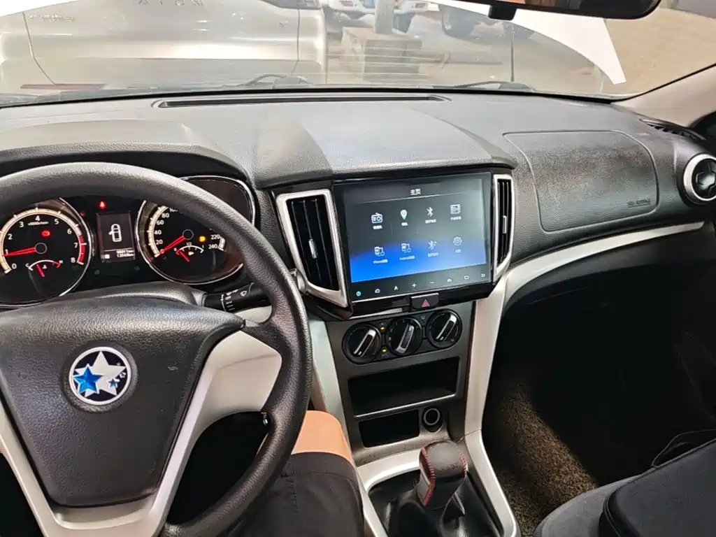 Venucia T70 2016 2015 1.6L Manual Ruixing Edition