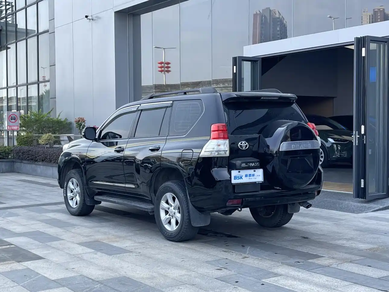 Toyota Prado (Import) 2010 2.7L Auto Luxury фото 5