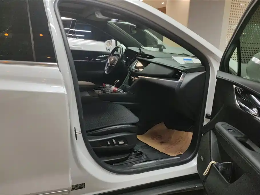 Cadillac XT5 2020 28T Luxury Model фото 8