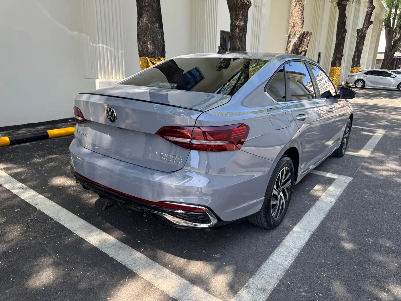 Volkswagen Lavida 2023 280TSI DSG Starlight Comfort Edition фото 4