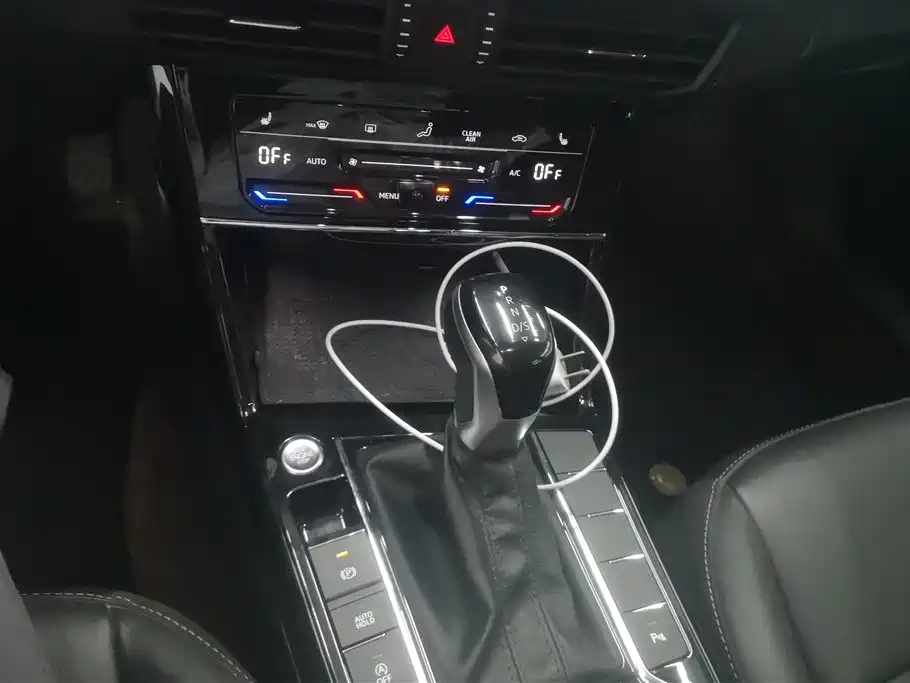 Volkswagen Passat 2022 330TSI Starlight Elite Edition фото 16
