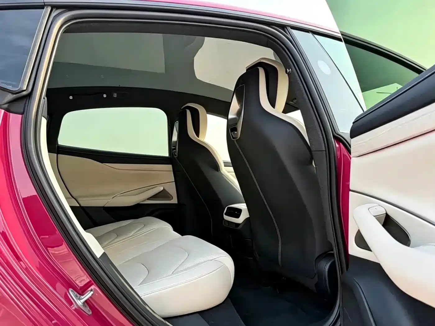 Xiaomi Auto Xiaomi SU7 2024 RWD Ultra Long Range Advanced Smart Driving Pro Edition фото 7