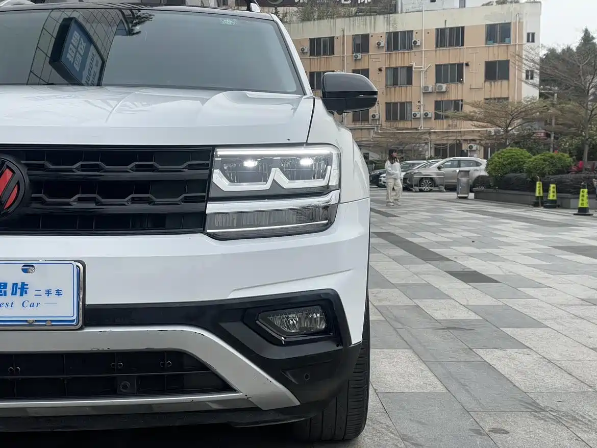 Volkswagen Teramont 2020 380TSI 4WD Luxury Edition China VI фото 3