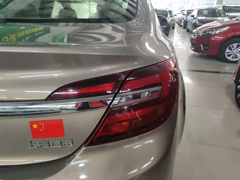 Buick Regal 2015 2.0L Leading Fashion Model фото 24
