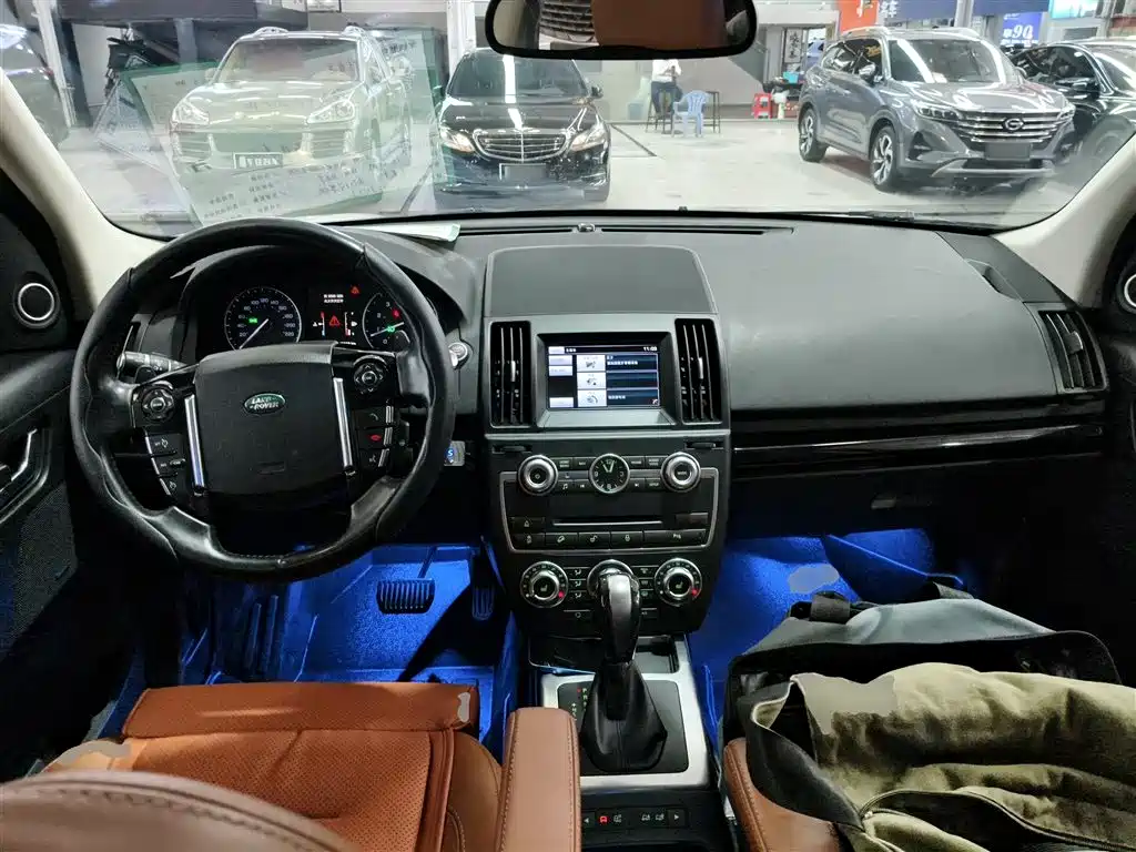Land Rover Freelander 2 2014 2.0T Si4 HSE Gasoline Edition фото 6