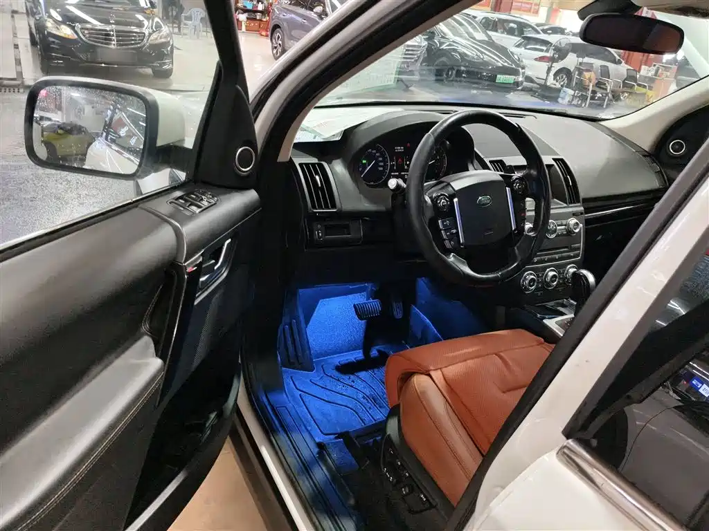 Land Rover Freelander 2 2014 2.0T Si4 HSE Gasoline Edition фото 12