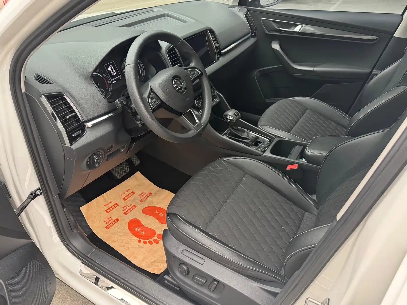 Škoda Karoq 2019 TSI280 Smart Drive Luxury Edition China V фото 8