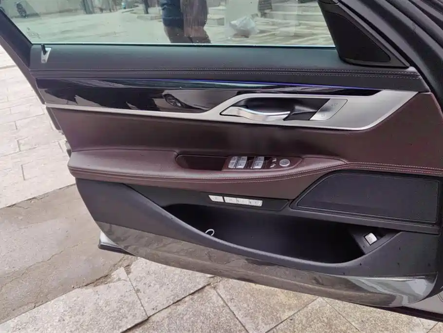 BMW 7 Series 2018 730Li Leading Type M Sport Package фото 7