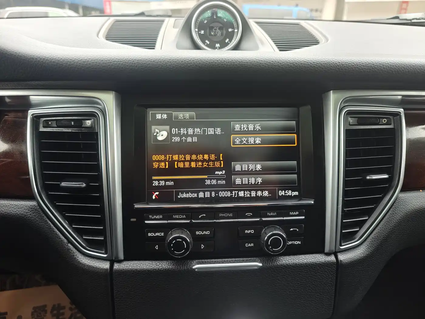 Porsche Macan 2014 Macan S 3.0T фото 11