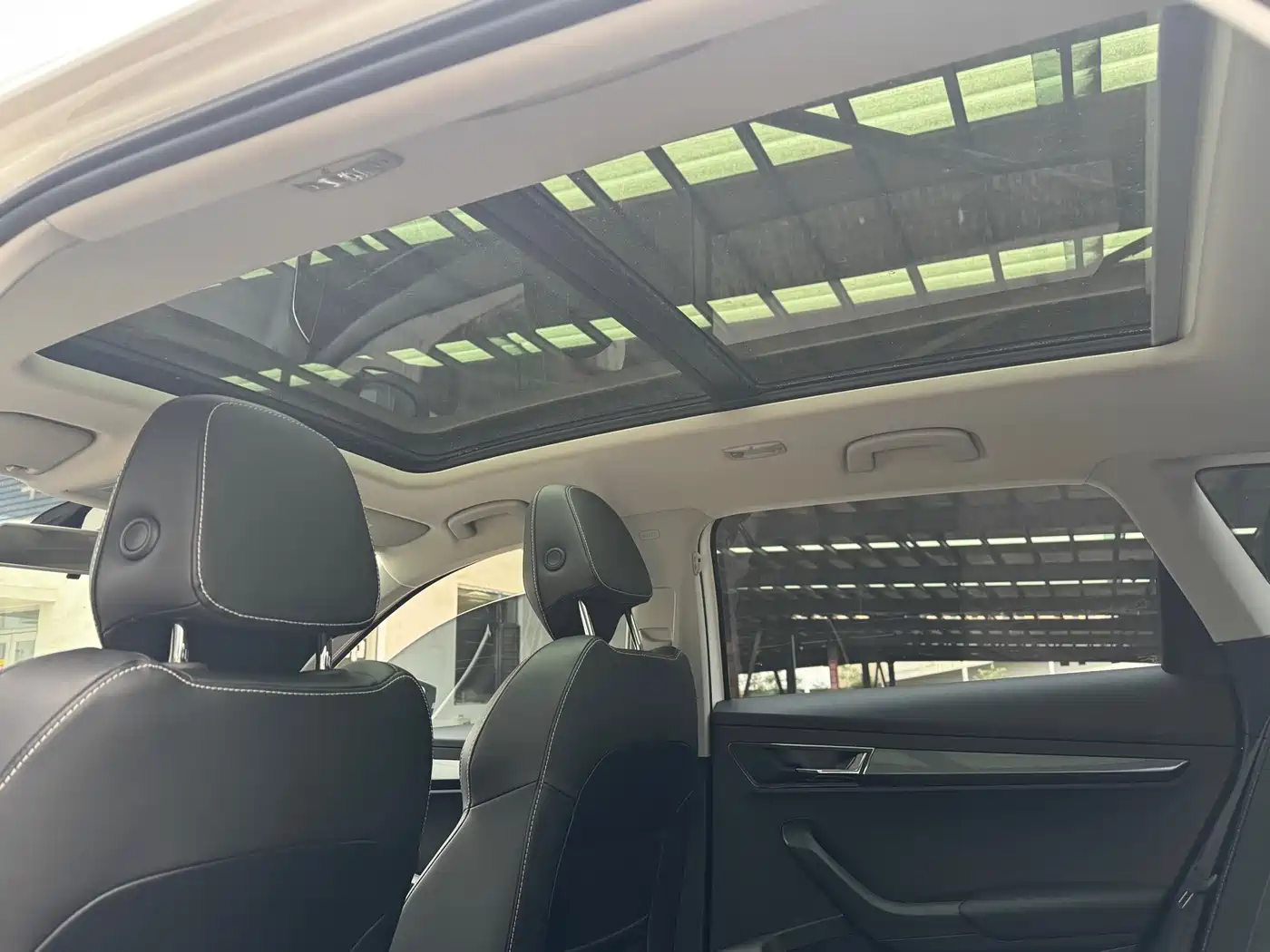 Škoda Karoq 2019 TSI280 Smart Drive Luxury Edition China V фото 12