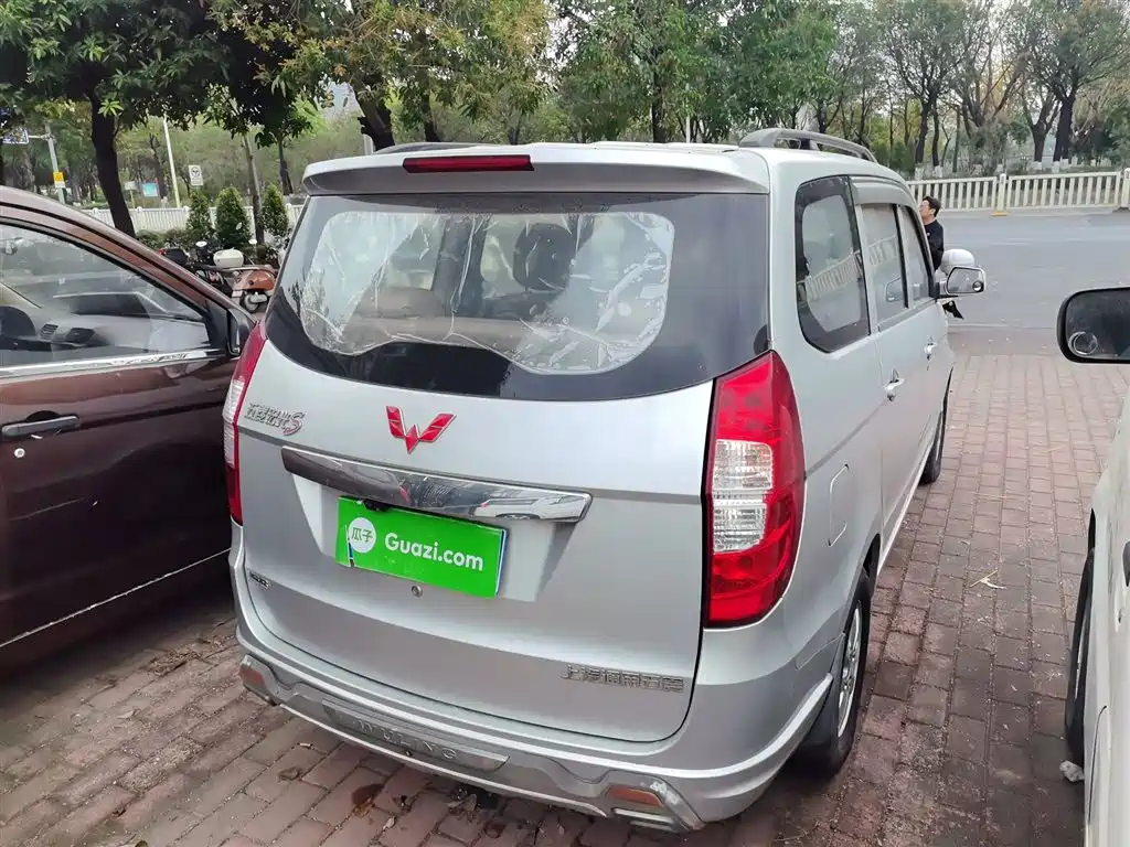 Wuling Motors Wuling Hongguang 2015 2014 1.5L S Standard