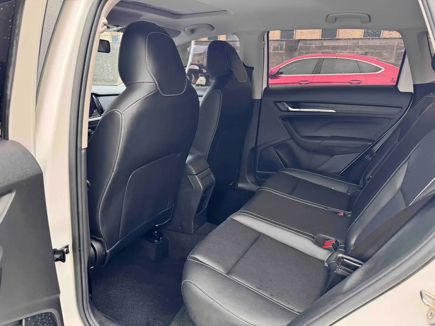 Škoda Kamiq 2022 1.5L Automatic Comfort Edition фото 7