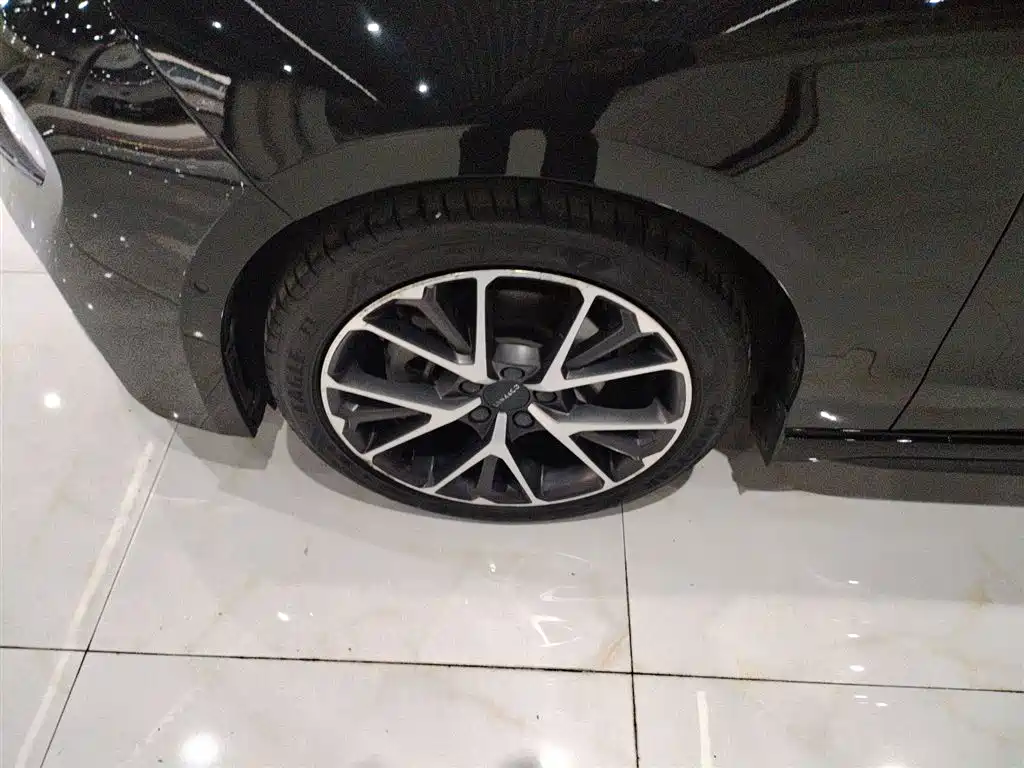 Lynk & Co 03 2021 2.0TD Auto Jin Champion Edition фото 23