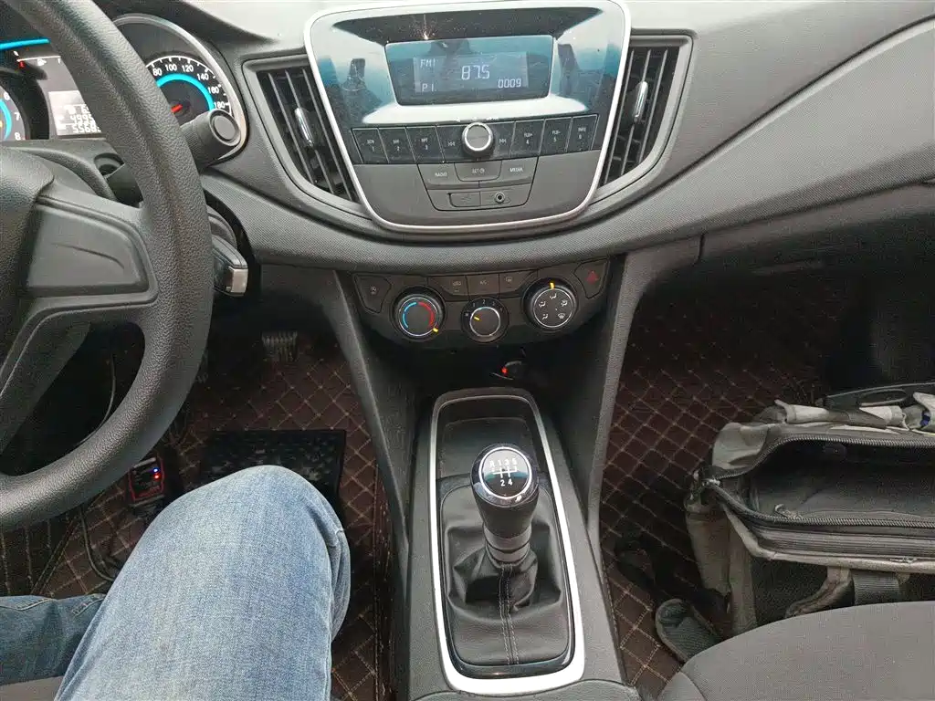 Chevrolet Cavalier 2016 1.5L Manual Enjoyment Edition фото 10