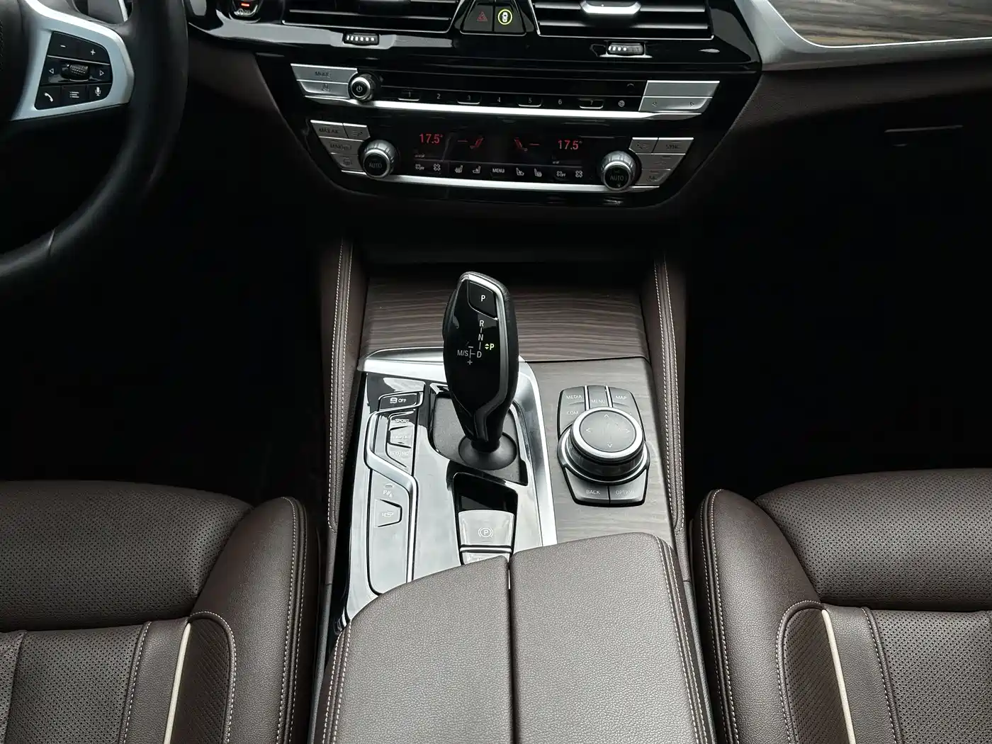 BMW 5 Series 2022 Facelift II 530Li Premium Package M Sport фото 18