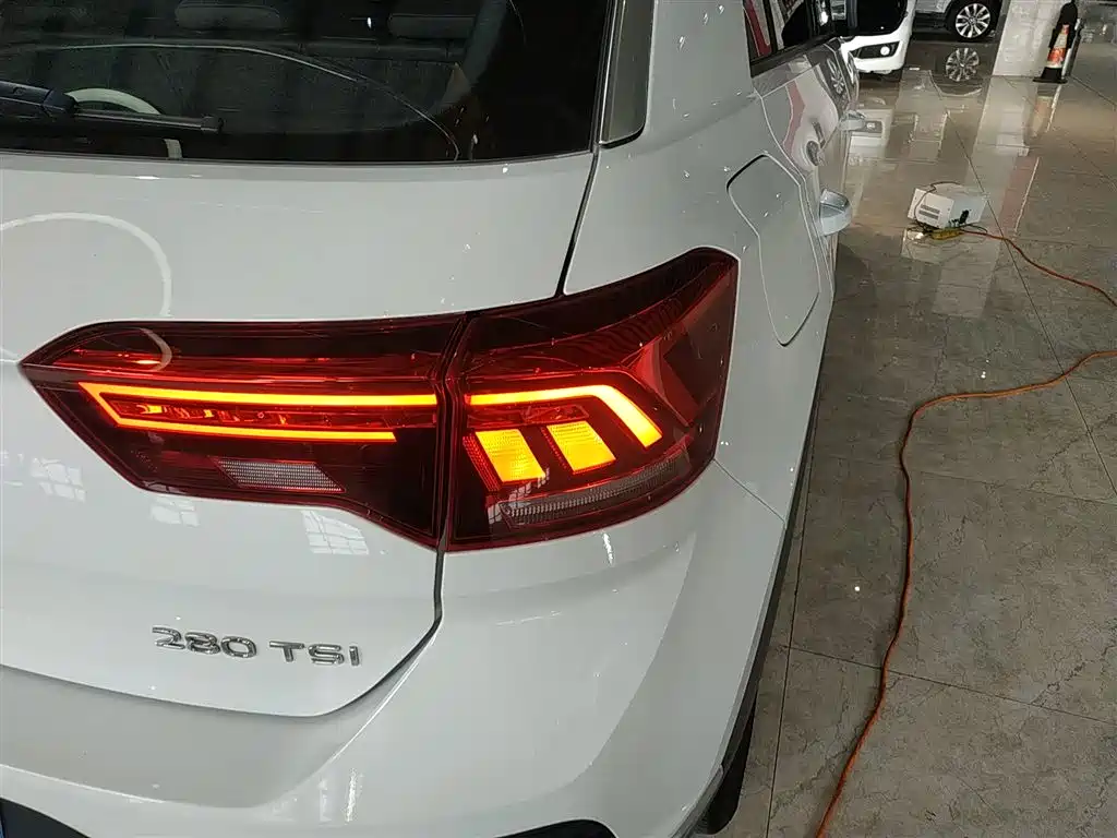Volkswagen T-ROC 2022 280TSI DSG 2WD Elite PLUS фото 24
