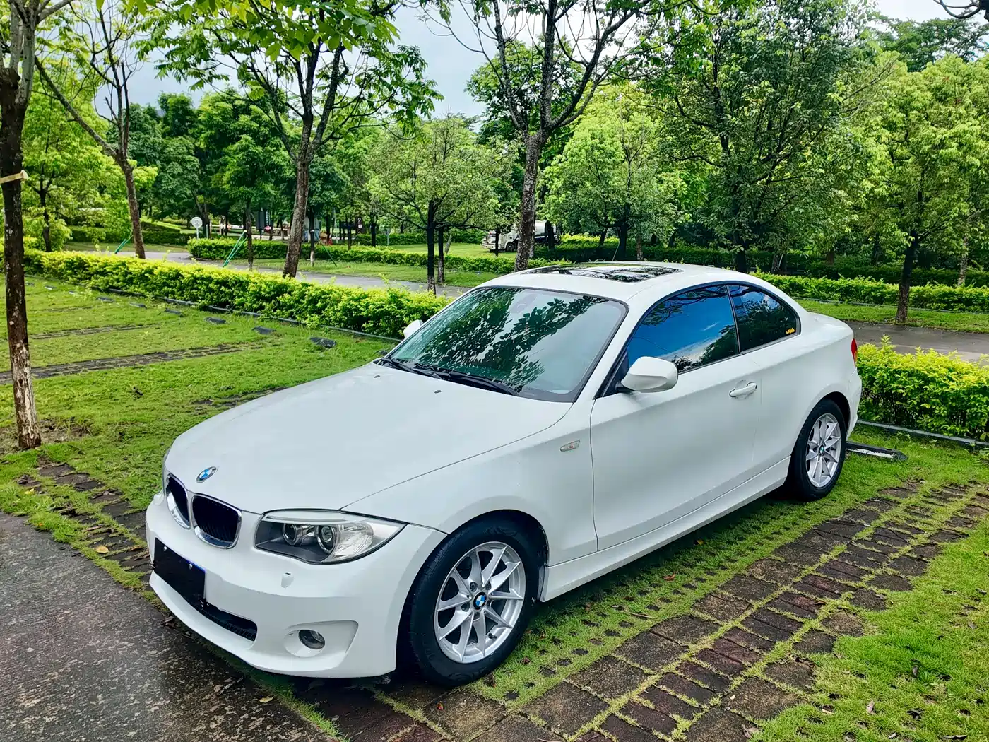 BMW 1 Series (Import) 2014 2011 120i Coupe